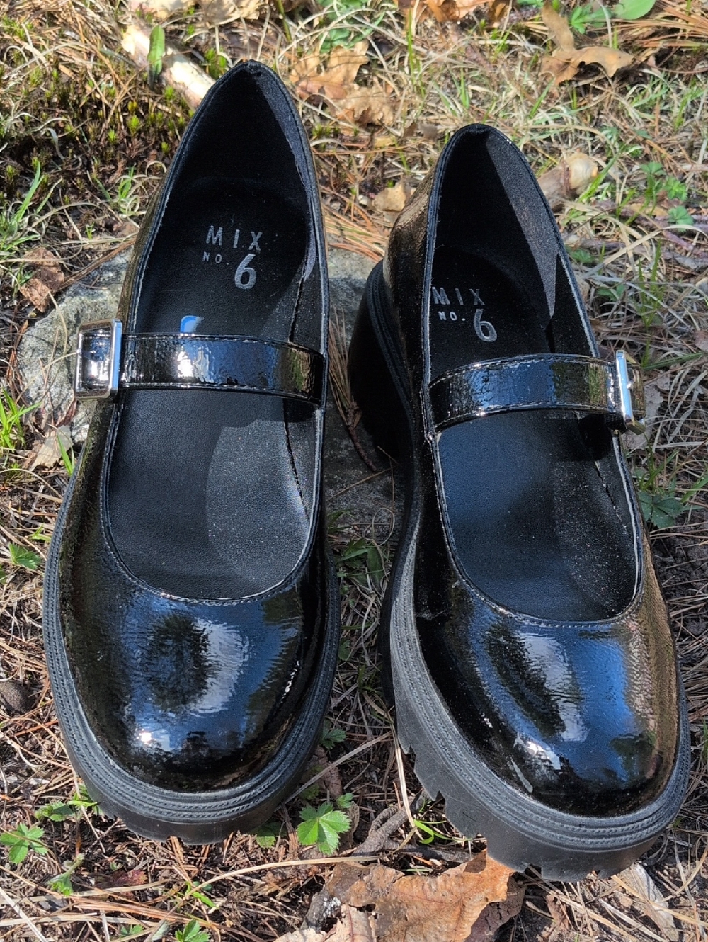 Mix No. 6 Women's Black Patent Mary Jane Lug Sole Shoes Sz 9